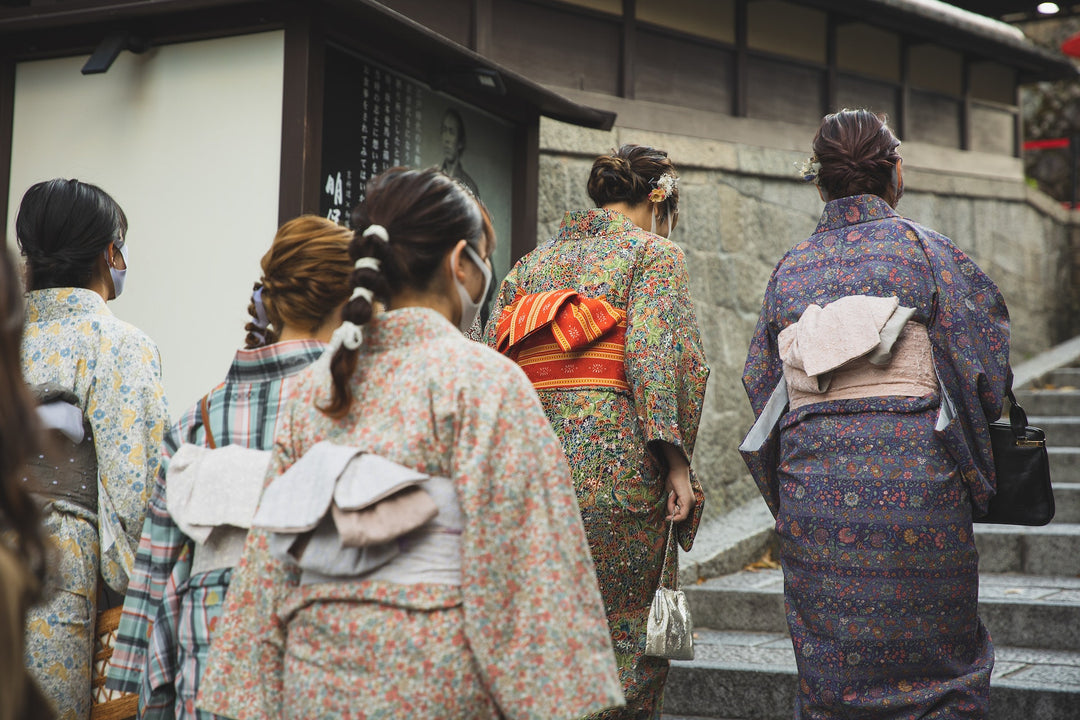 Les tenues de cérémonie japonaises : mariage, théâtre et bien plus