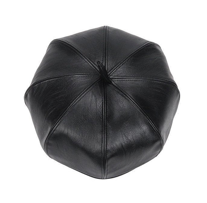 béret en simili cuir